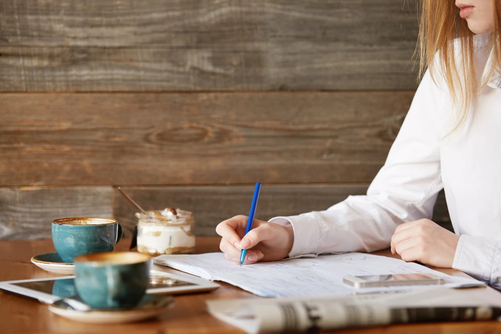 Tenant writing a formal letter to a landlord about a mouse infestation in Ireland